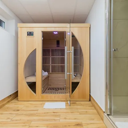 Family Apartments With Sauna On The Hill Apartament